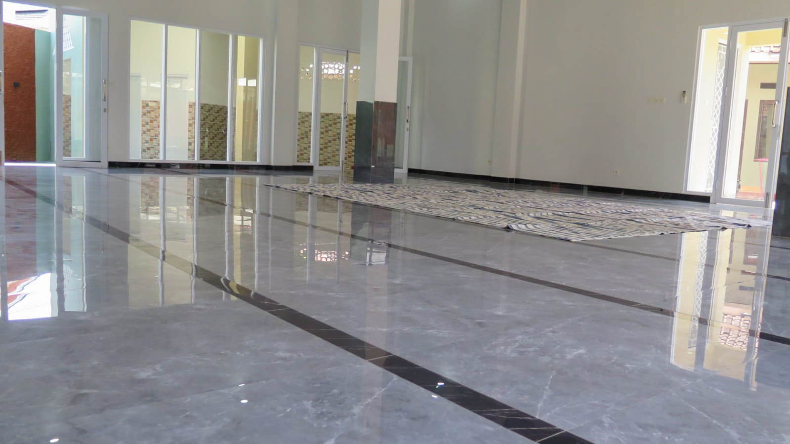 Masjid Raudhatul Aytaam Lantai 1